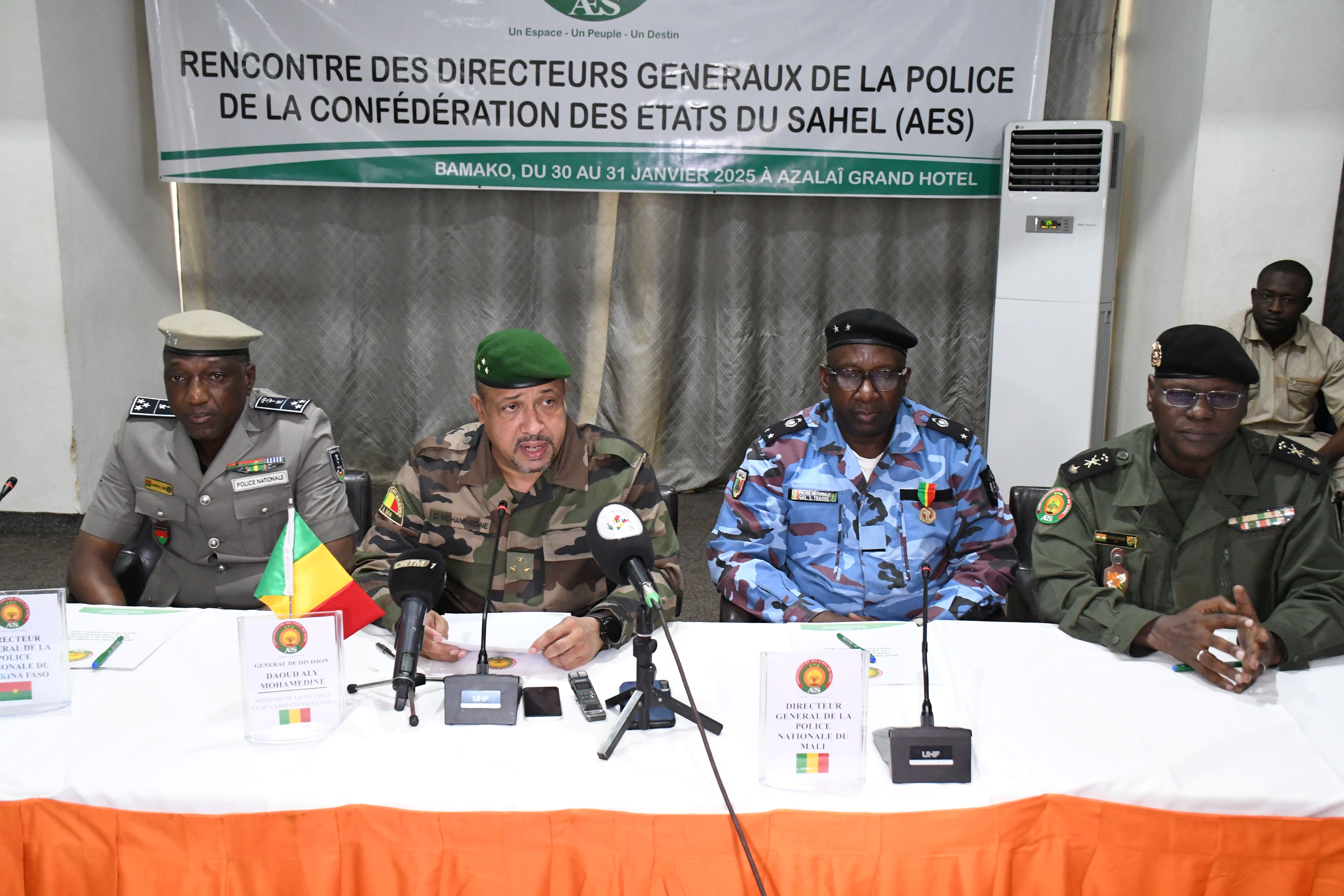 Réunion des Directeurs Généraux de la Police Nationale des pays de la Confédération de l’AES : Bamako donne le coup d’envoi de la construction d’une architecture sécuritaire commune